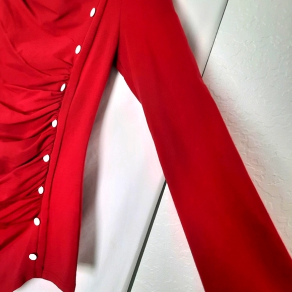 Vessos Maroon Cowl Neck Ruched Button Front Asymmetrical Hem Women Top Size M - Picture 9 of 9